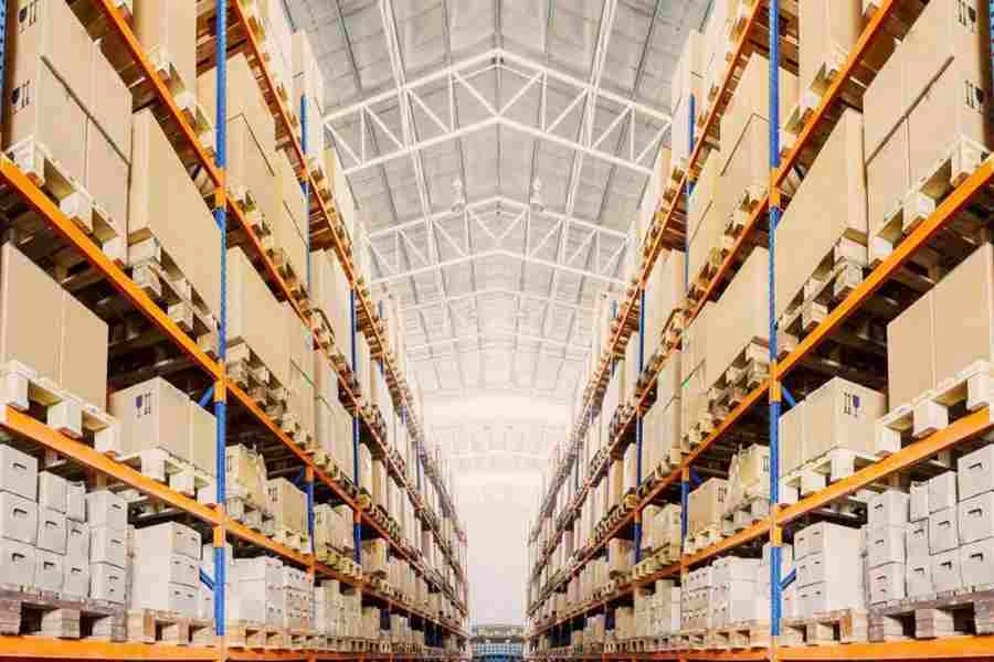 COMMERCIAL STORAGE SPACES