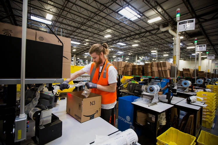WAREHOUSES & INDUSTRIAL FACILITIES
